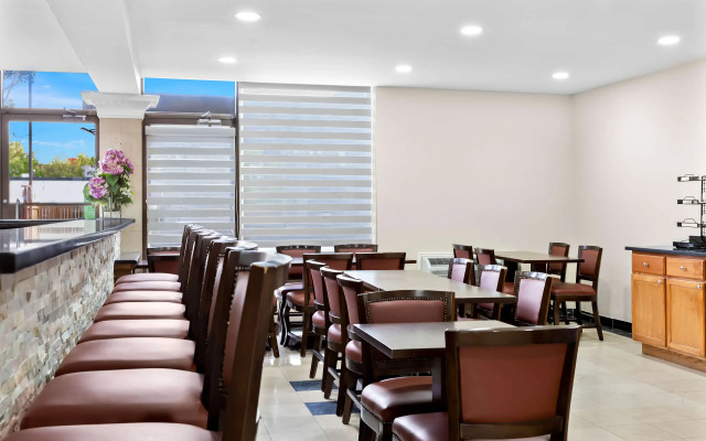 SureStay Plus by Best Western Windsor