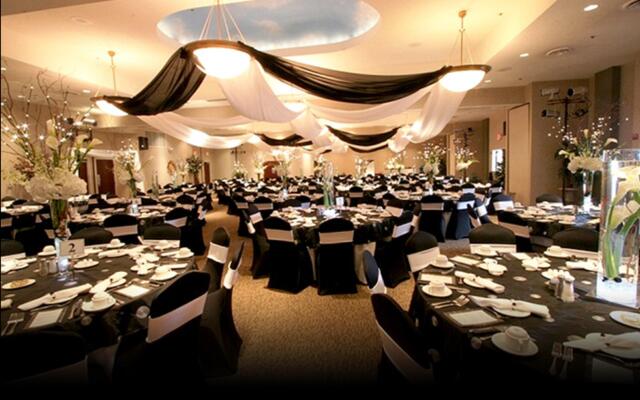 Holiday Inn Express & Suites Wadsworth by IHG