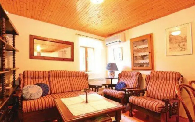 Holiday Home Kamena Kuca