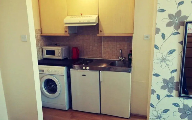 Sloane Avenue Apartment