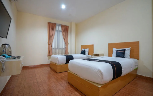 OYO 427 Hotel Galaxy