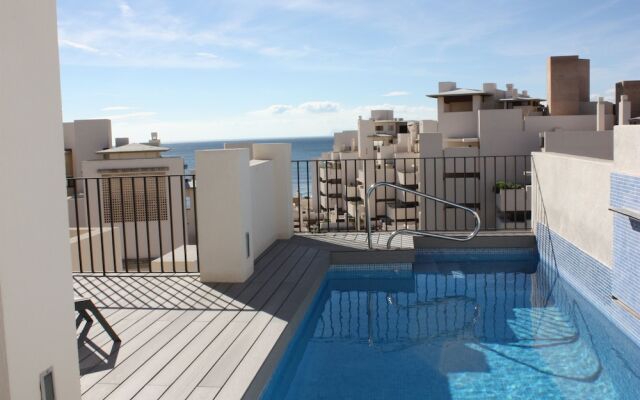 Penthouse With Private Pool Near Beach