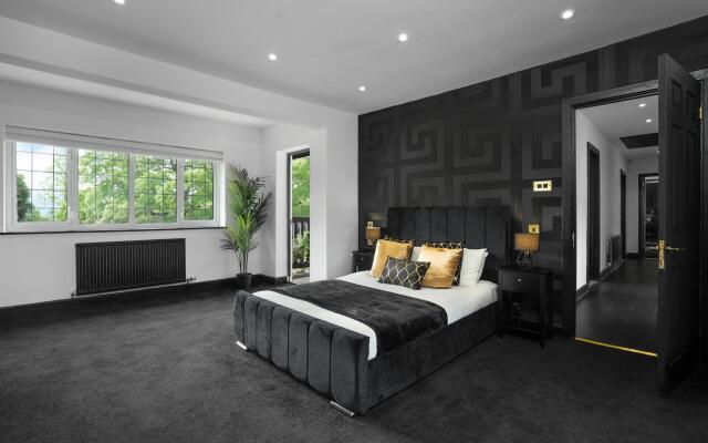 Luxury Designer Mansion in West Midlands Countryside