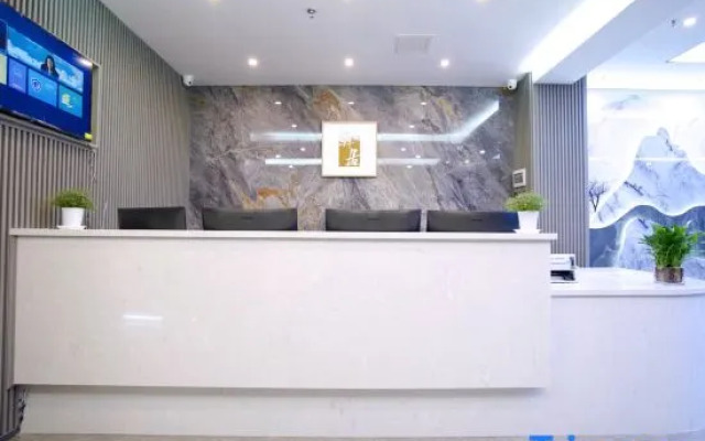 Ease Hotel (Linxia Central Square)