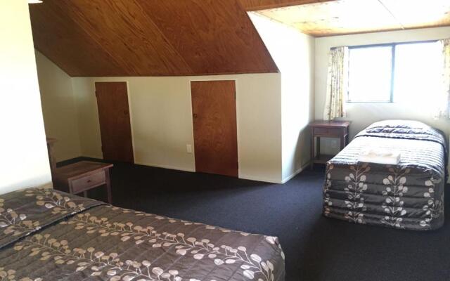 Woodlands Motels and Apartments