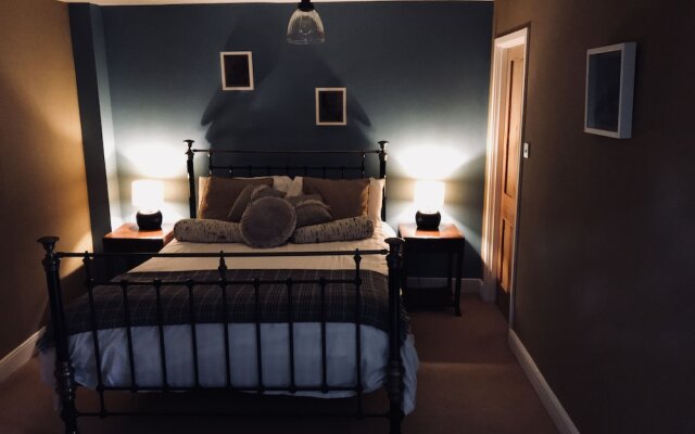 The White Cliffs Hotel