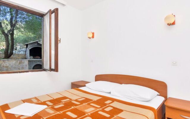 Apartment Cico Hvar/Pokrivenik 7177