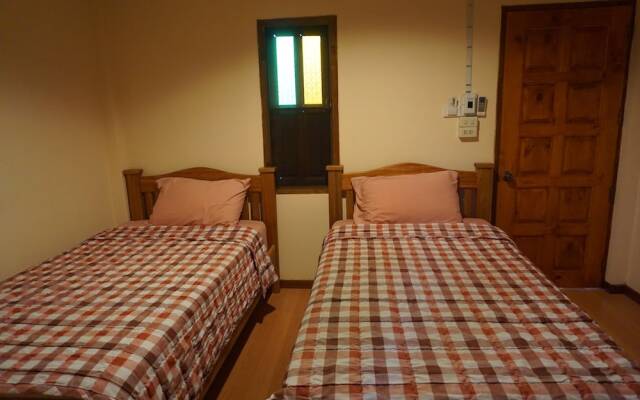 Ruean Bua Resort