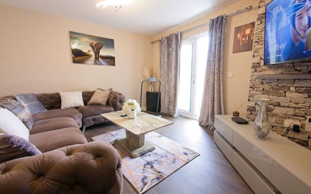2 Bed Apt - Free Parking - Close to City Centre