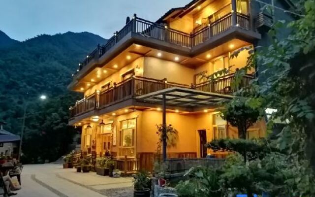 Yinlu Zhuyun Guesthouse