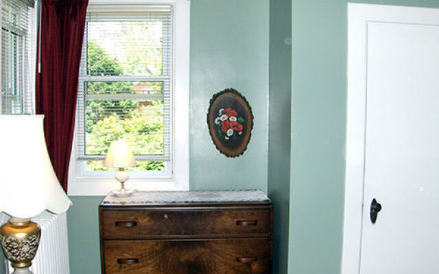 Agincourt Manor B&B Suites