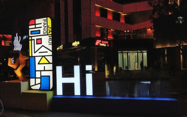 Orange Hotel Select