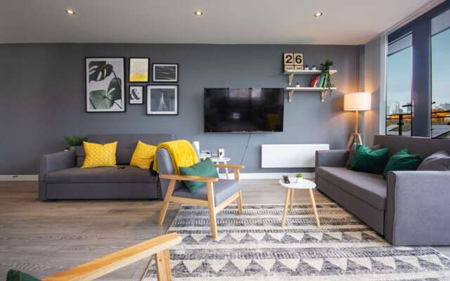 Family & Large Groups- 3x Bed Apartment in London