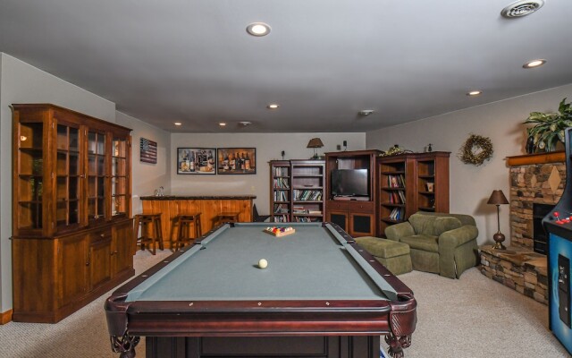 One Ski Hill 5 Bedroom House