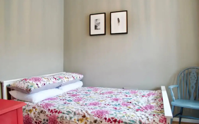 Homely Wee Leith Walk Retreat With Outdoor Space