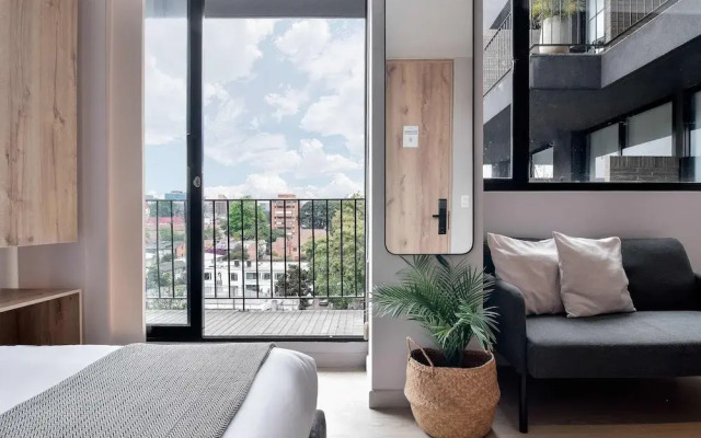 w Enchanting Loft w Balcony in El Nogal