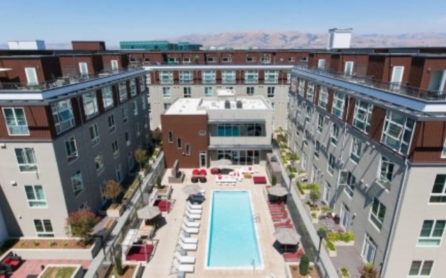 Global Luxury Suites in the Heart of Silicon Valley