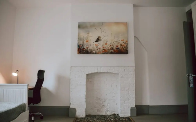 The Twickenham Apartment Near Strawberry Hill