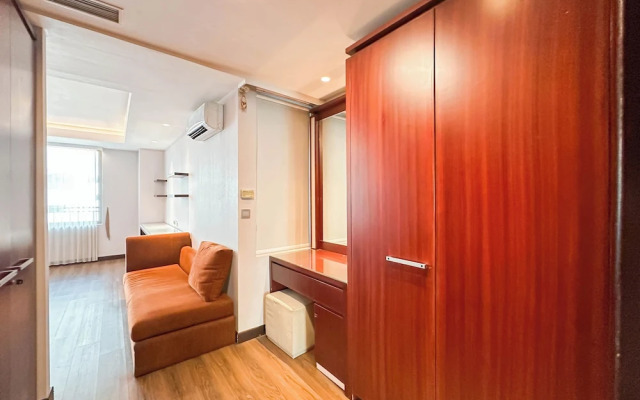 Spacious And Strategic Location 3Br At Kondominium Regensi Apartment