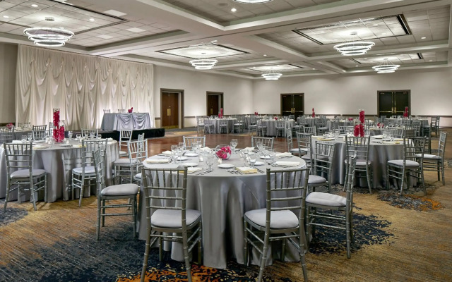 Renaissance Chicago Glenview Suites Hotel