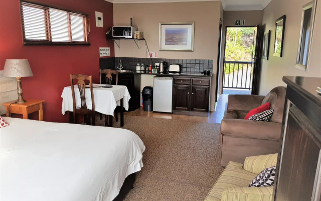 Crooked Tree Cottage