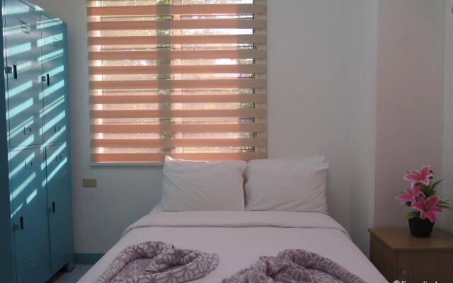 Alicia Tower Residences - Adult Only - Hostel