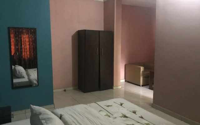 Tripoint Richmond Hotel