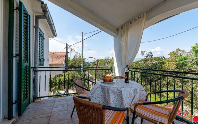 Nice Apartment in Osobljava With Wifi and 2 Bedrooms