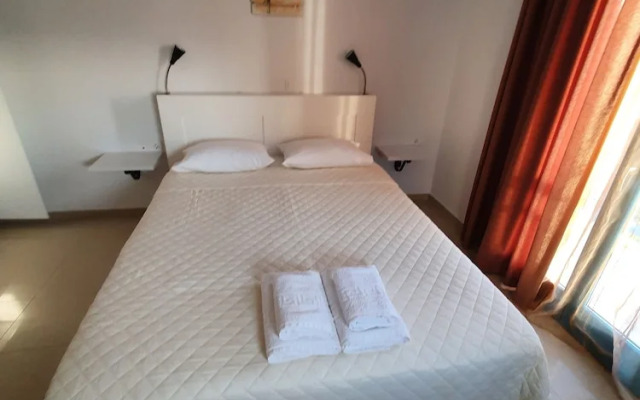 Finiki Villas