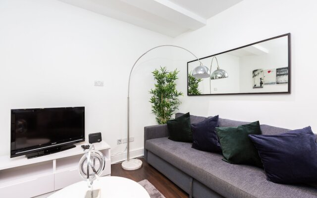 Chic Three Bed Shoreditch Gem Sleeps 8 A3