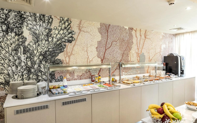 Almond Business Hotel