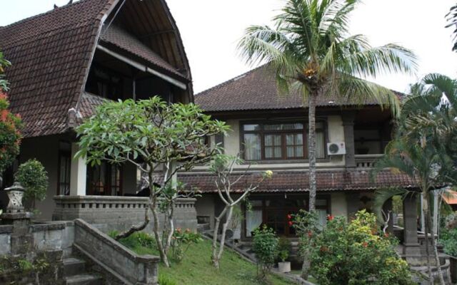 Pande Permai Bungalows