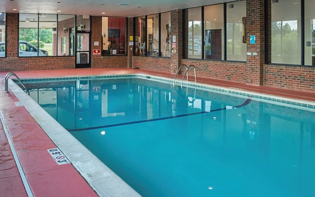 Red Roof Inn & Suites Lake Orion/ Auburn Hills