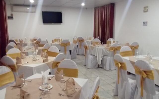 Sarathchandra Tourist Guest House