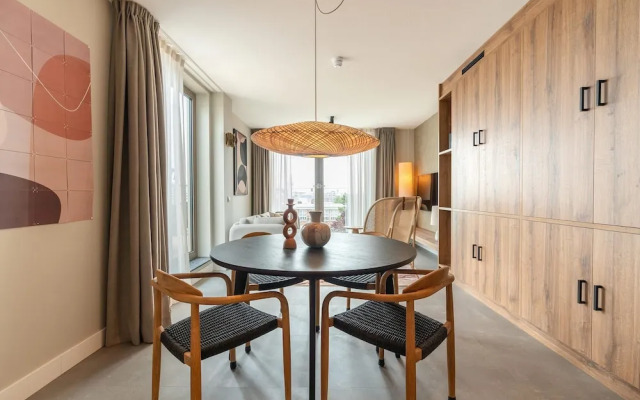 Spacious Apartment in Den Haag With View