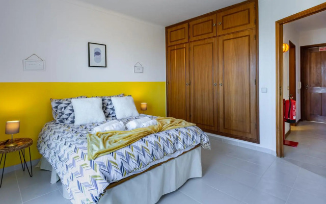 Sun House by LovelyStay