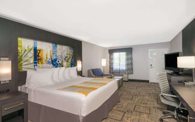 Days Inn by Wyndham Asheville Downtown North