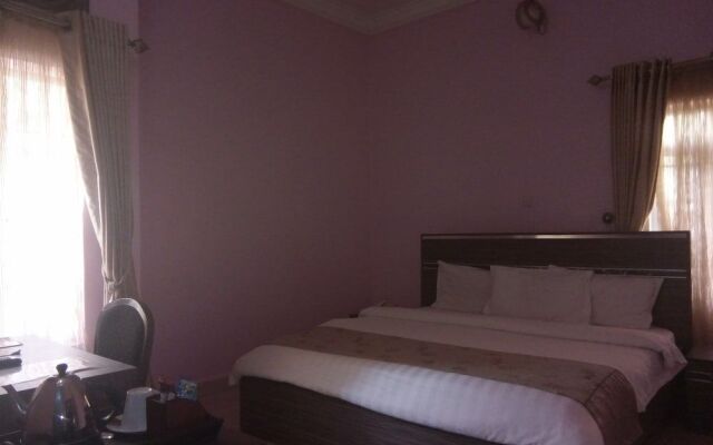 Paris Choice Hotels & Resort Wuse