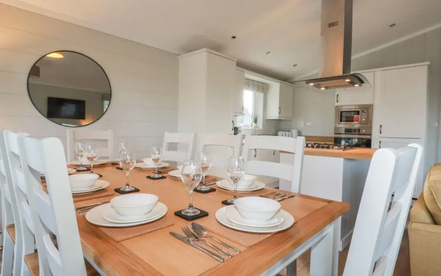 23 Meadow Retreat