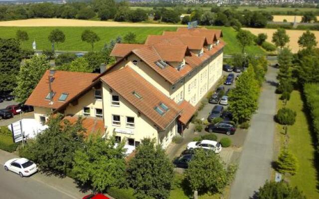 Hotel Parqeo Im A66