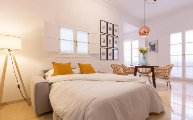 MuMu Luxury Suite Lirio by Valcambre