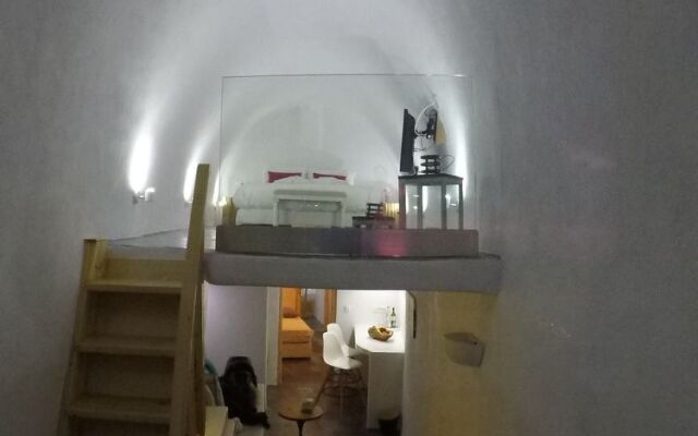 Akron Cliff Suite