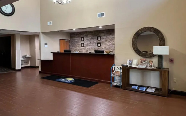 Days Inn & Suites by Wyndham Manheim Lebanon