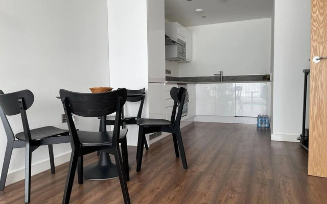 Luxury 2-bed Apartment in Manchester With Parking