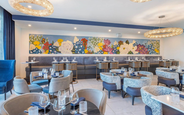 Cambria Hotel Waco Univ Riverfront