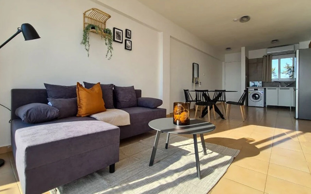 Phaedrus Living: Seaview Luxury flat Paphinia 204