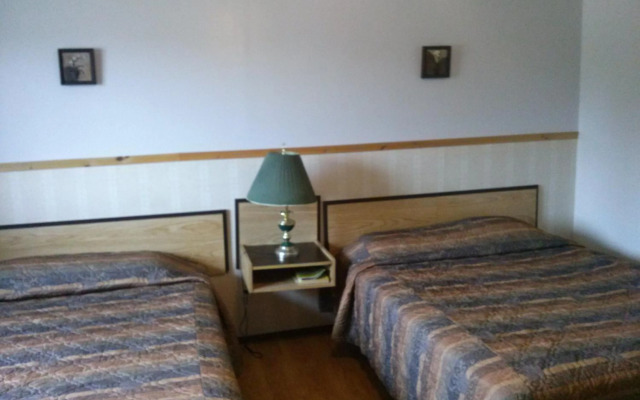 Moosomin Motel
