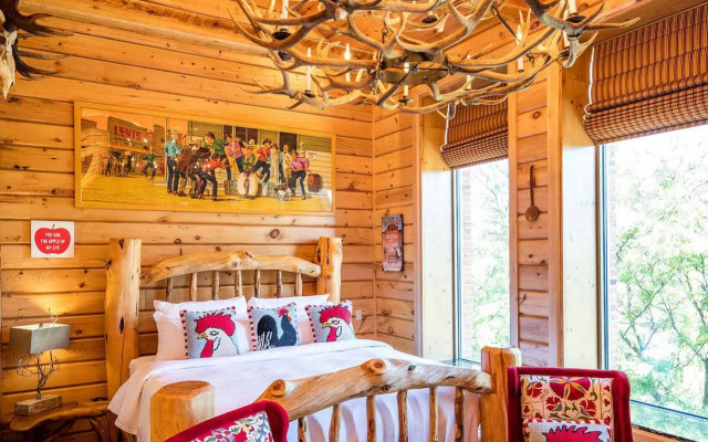 Retro Suites Hotel