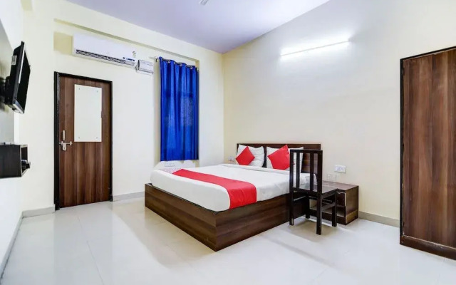 Oyo Flagship 28716 Panchasheel Enclave