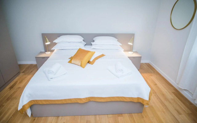 Franco’s spacious residence - great location